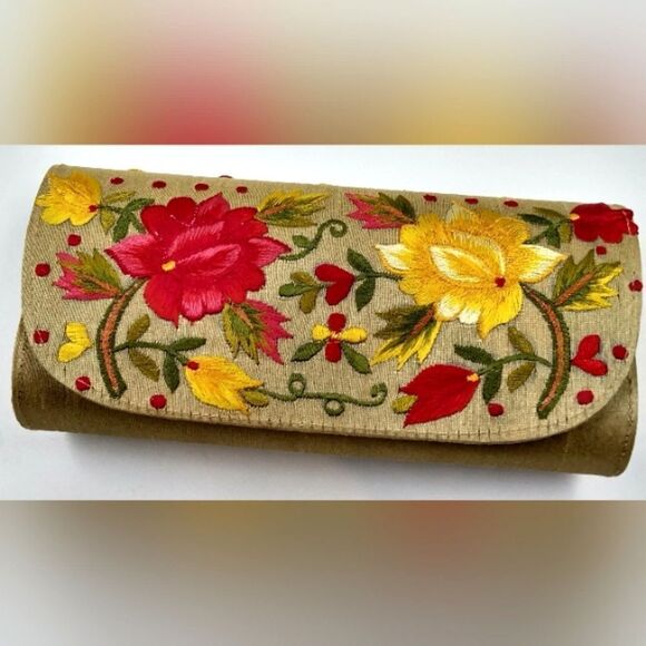 Free with Purchase Floral Embroidery Handbag Clutch Bag Purse - Picture 13 of 16